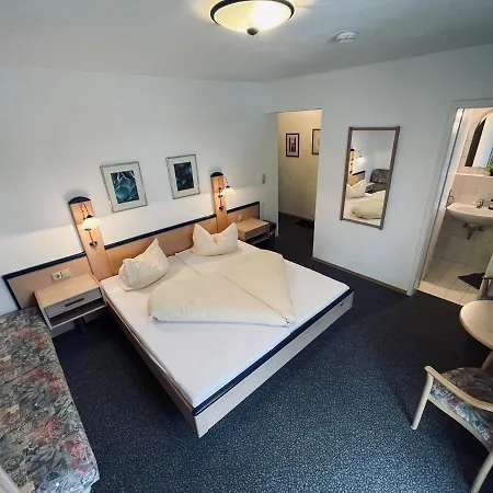 Gaestehaus Germania ゲストハウス